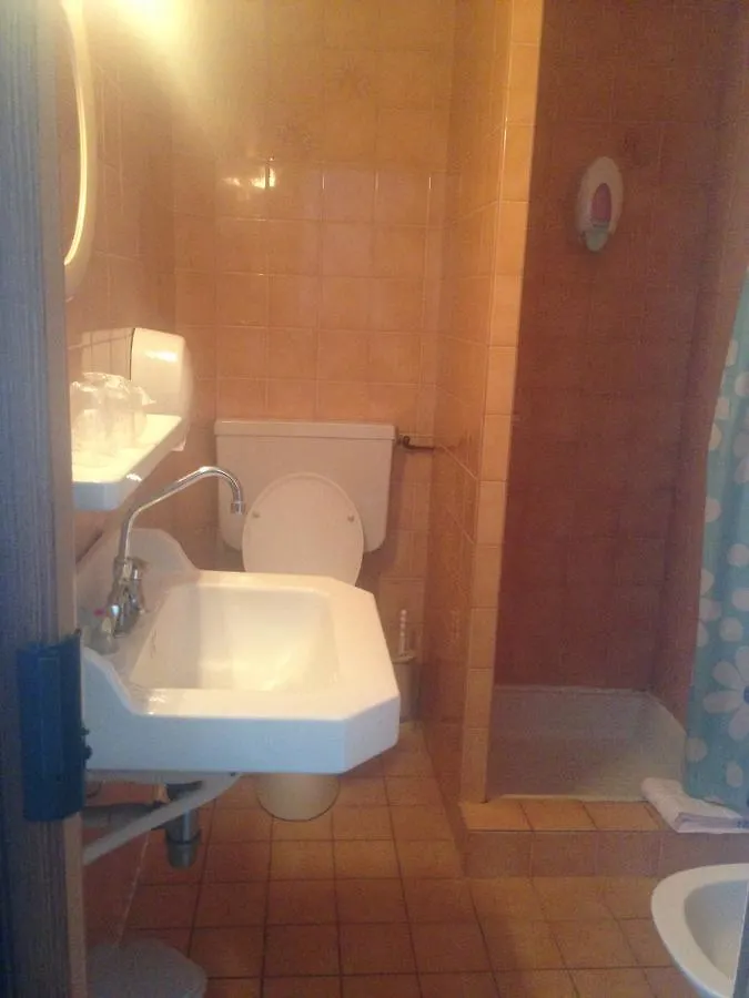 Hotel De Geneve Lourdes